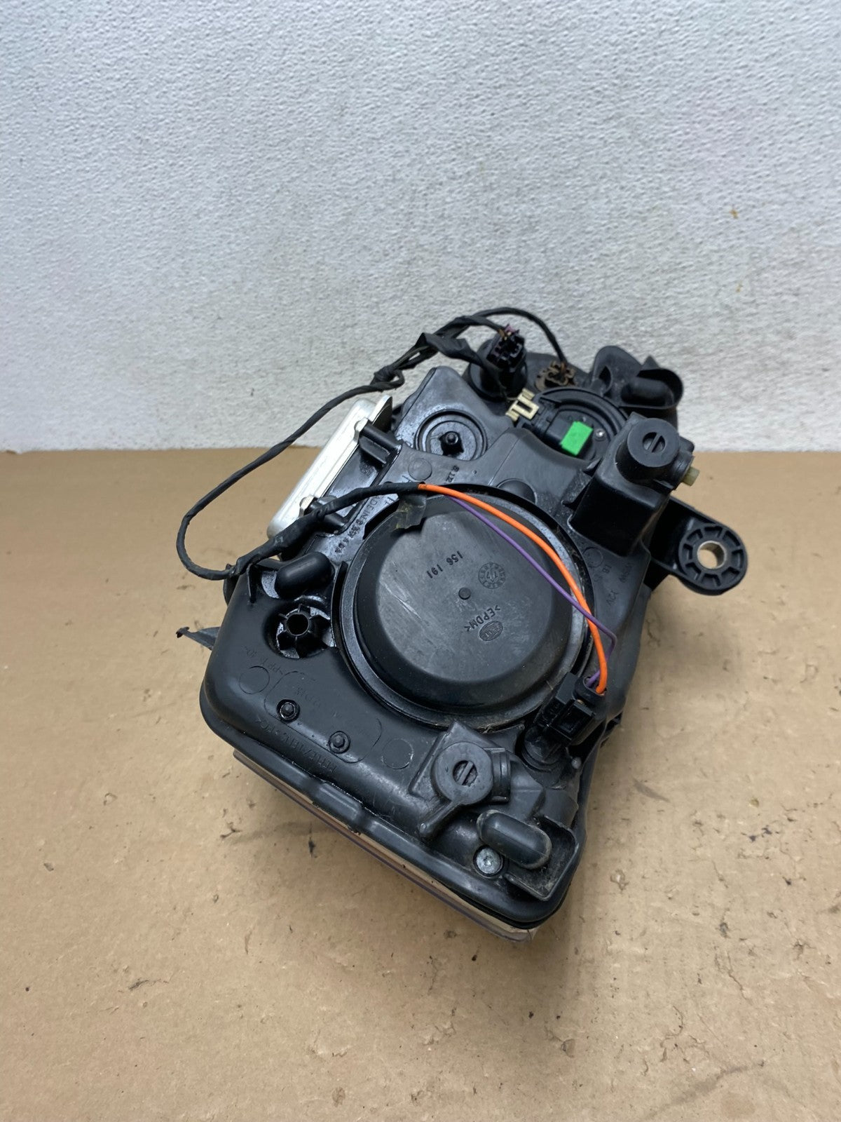 2008 to 2016 Chrysler Town and Country Right Passenger Xenon Headlight AG4413 DW9