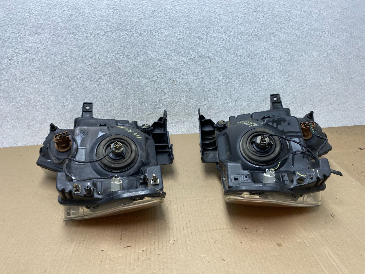 2009 to 2014 Ford F-150 F150 Left+Right Halogen Headlights AF5841 DW13
