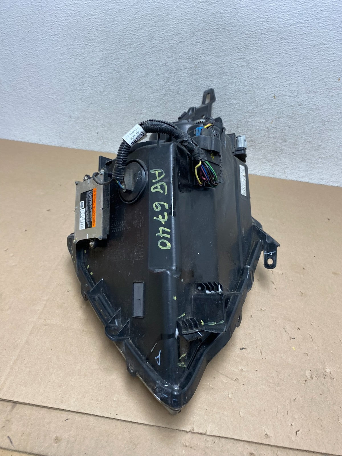 Xenon 2010 to 2016 Cadillac SRX Left Driver LH Side Headlight AG6740 DW9