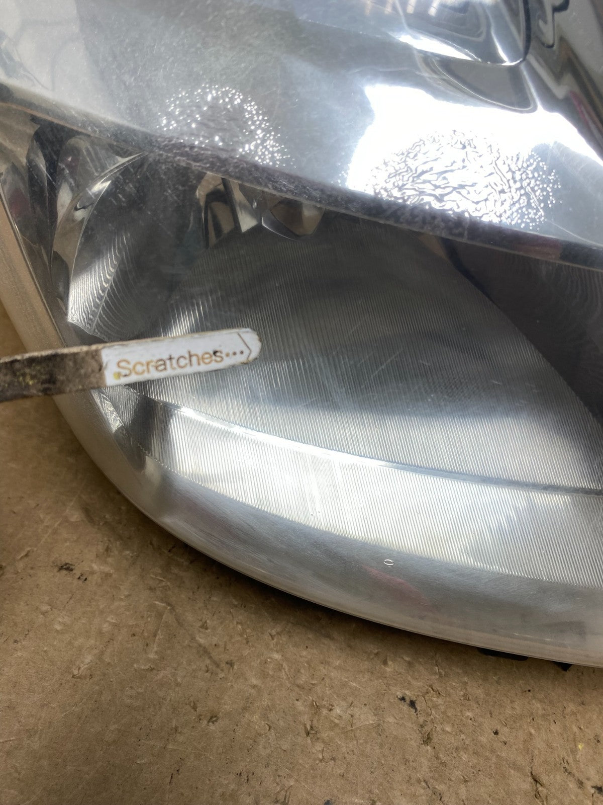 2004-2005 Toyota Prius Right Passenger RH Halogen Headlight AI3715 DW3