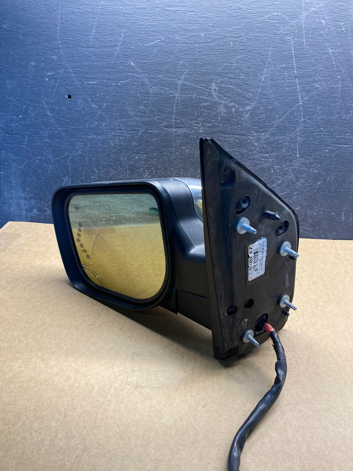2008 to 2015 Nissan Armada Left Driver Side Turn Signal Mirror AG7165 DW10