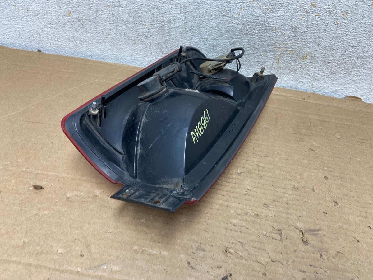 1997 to 2002 Ford Expedition Left Driver LH Tail light AH8861 LK3
