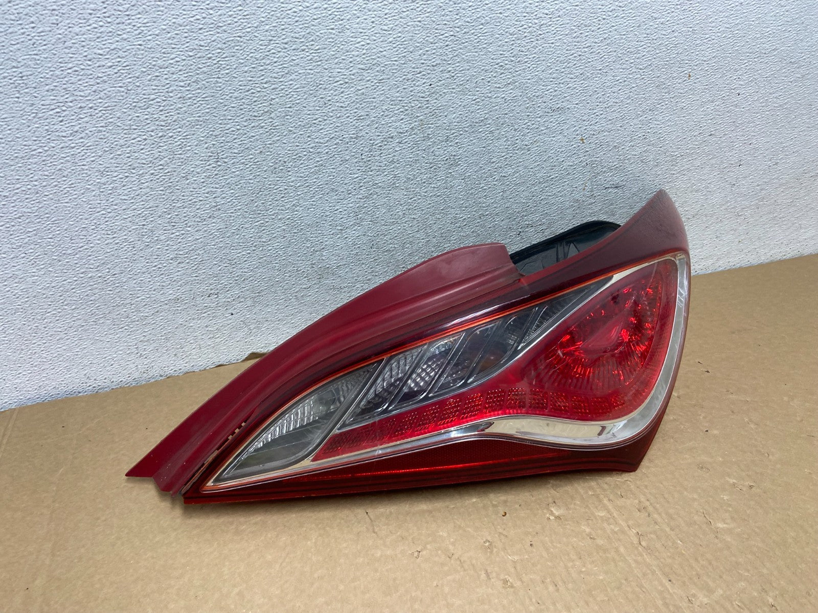 2013-2016 Hyundai Genesis Coupe Right Passenger RH Tail Light AF7327 DW2
