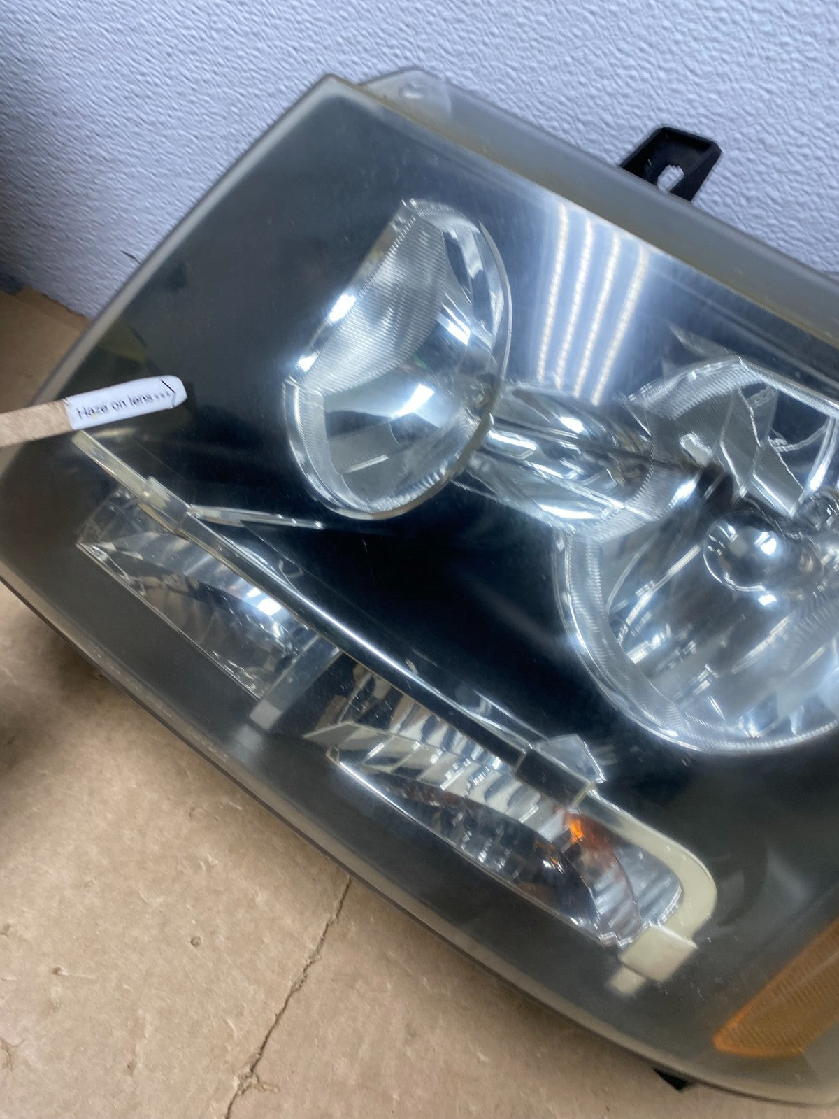 2007 to 2013 Chevrolet Suburban Tahoe Left+Right Set Headlights AC1567 DW6