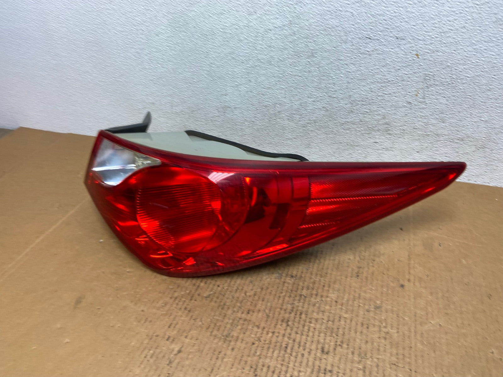 2011 2012 2013 Hyundai Sonata Right Passenger RH Tail Light AE0410 LK1