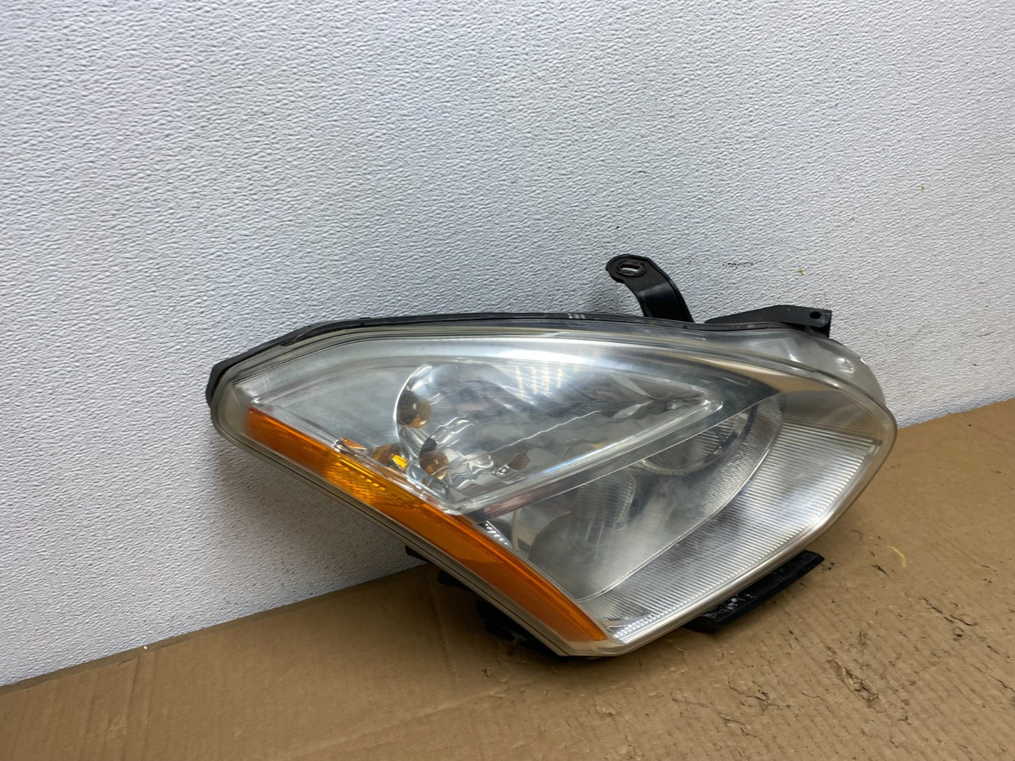 2009-2013 Nissan Rogue Right Passenger Xenon HID Headlight AD1124 DW2