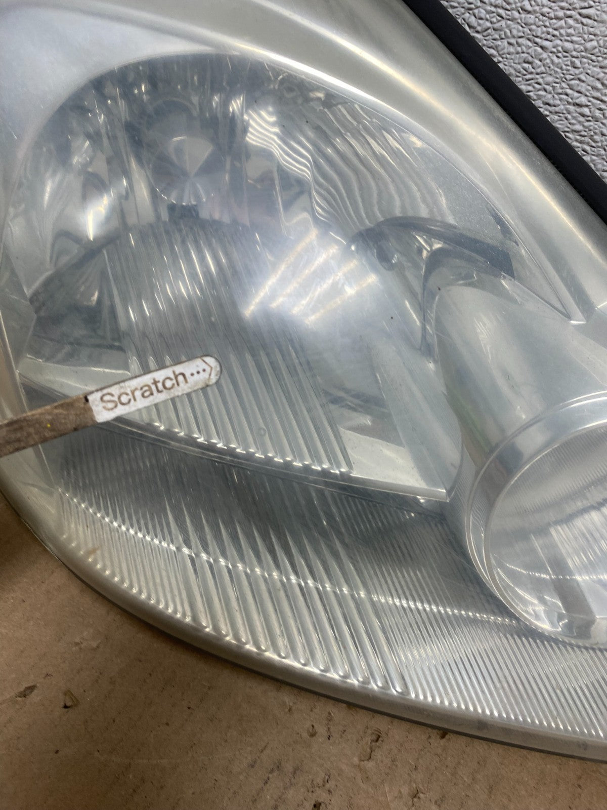 2004 2005 Toyota Sienna Left+Right Set Side Halogen Headlights R8192 DW3