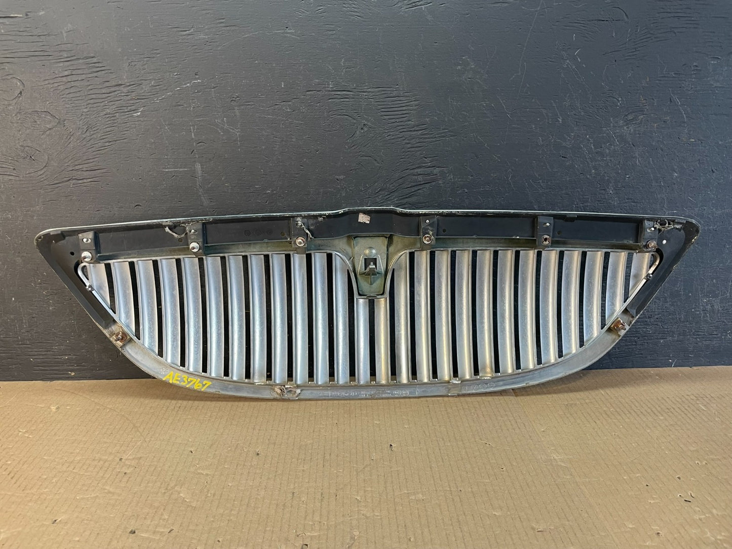2003 to 2011 Lincoln Town Car Front Upper Grille Grill Chrome W/Emblem AE3767 DG3