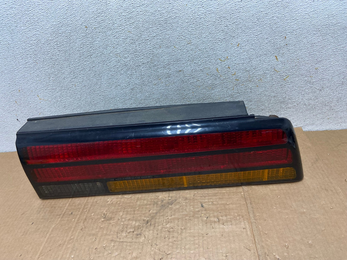 1986 to 1992 Pontiac Firebird Right Passenger RH Side Tail Light AI4753 LK0