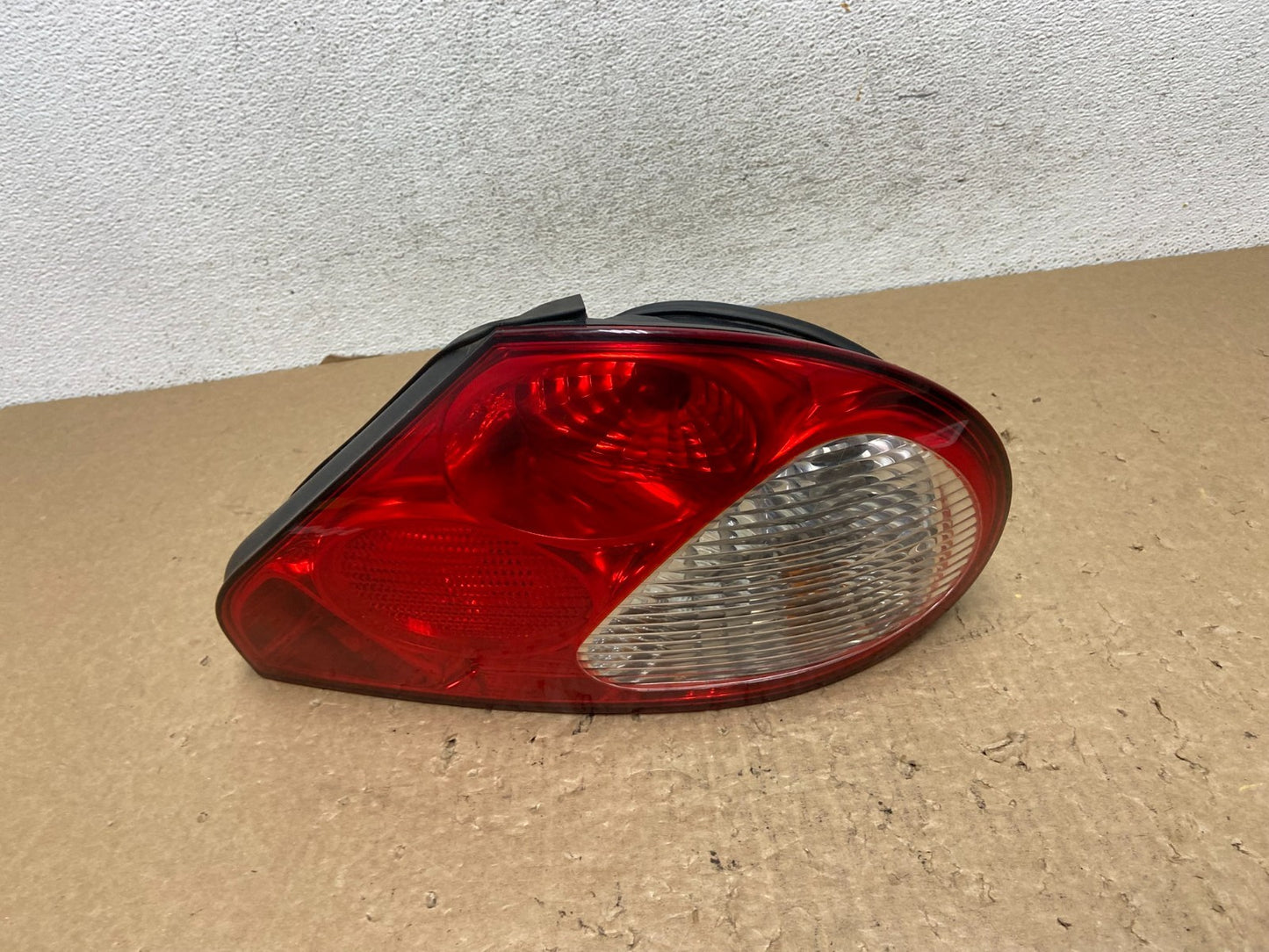 2001 to 2008 Jaguar X-Type Right Passenger RH Side Tail Light AF8112 DW0