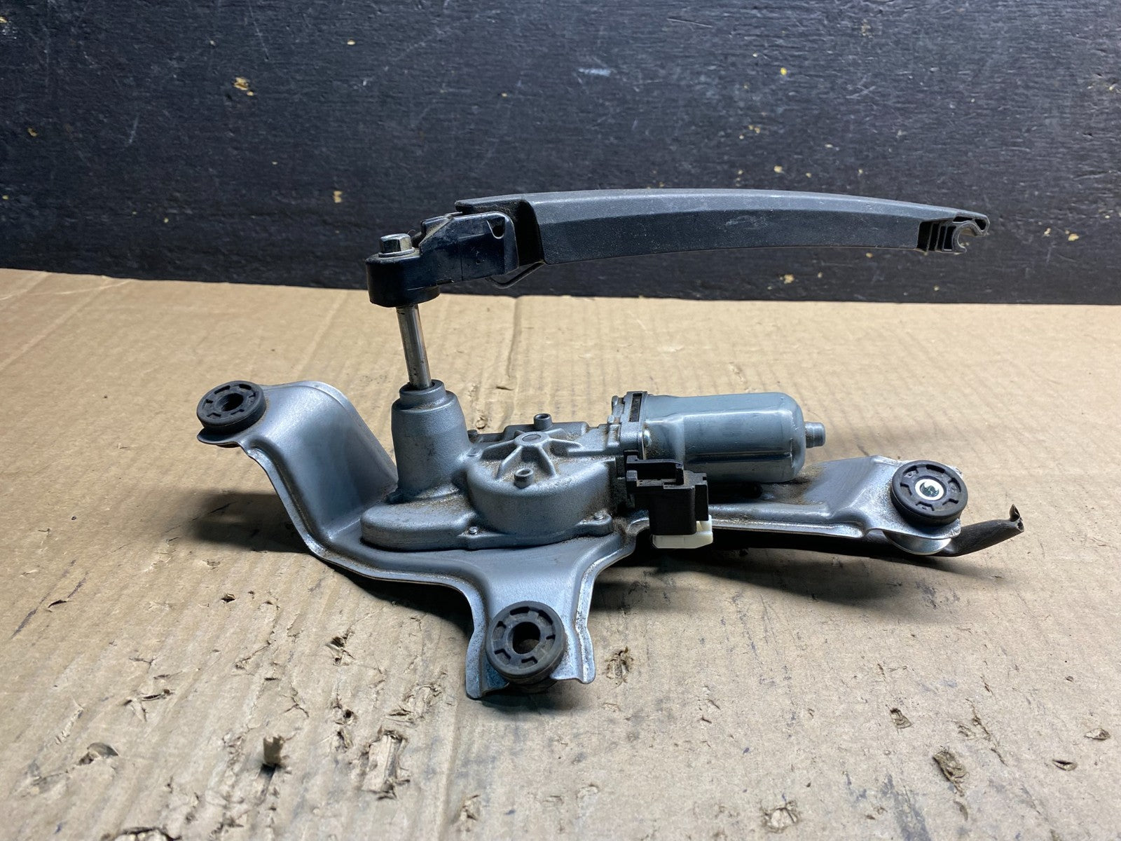 2012 to 2017 Mazda 5 Windshield Rear Wiper Motor AB0370 DG1