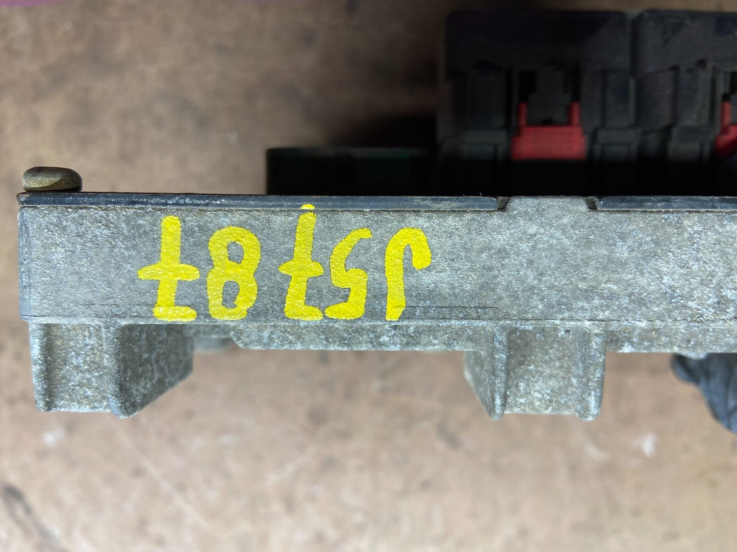 2007 Dodge Durango 5.7L  Engine Computer Module ECU PCM J5787 DG3