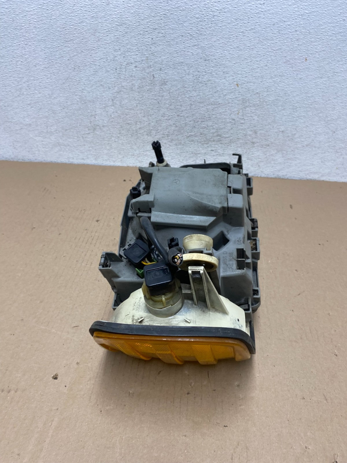 1986 to 1991 Mercedes-benz W126 Left Driver Side Halogen Headlight AF3055 DW10
