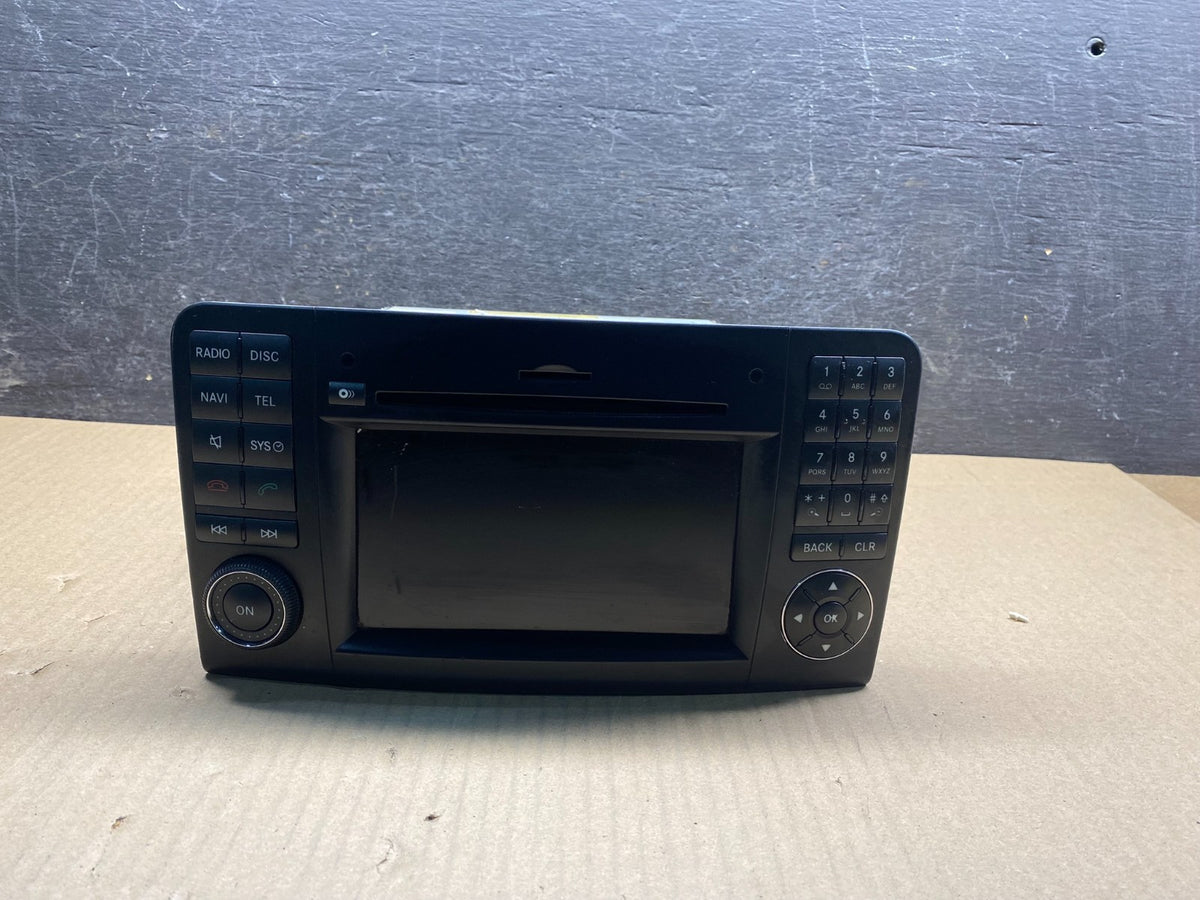 2009 to 2012 Mercedes ML350 GL450 Radio Navigation Screen Display AI0374 DG0
