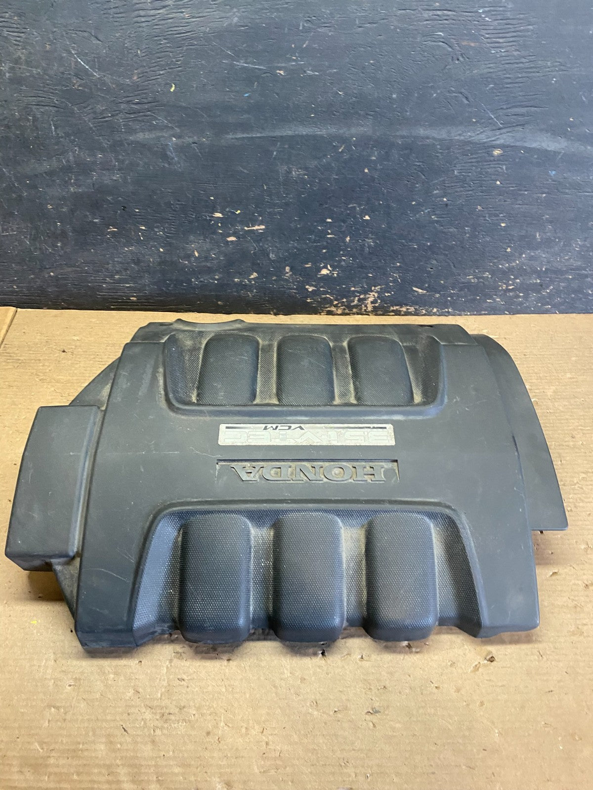 2005 to 2007 Honda Odyssey Black Engine Cover s3400 DG1