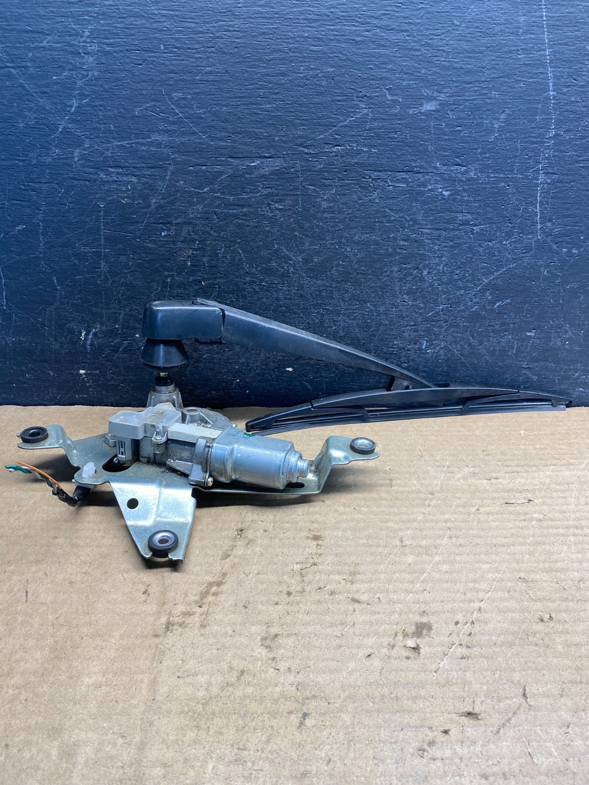 2011 to 2013 Infiniti QX56 QX80 Rear Wiper Motor ad9850 DG1