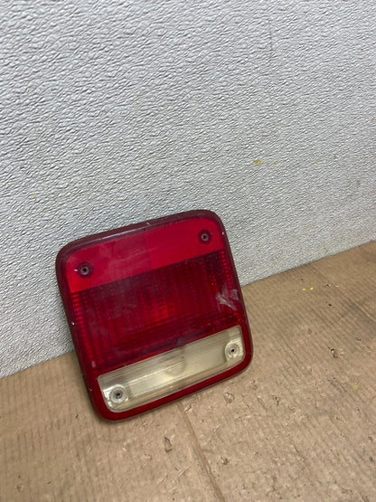 1985 to 1995 Chevrolet Van 20 RH Passenger Right Side Tail Light AA64002