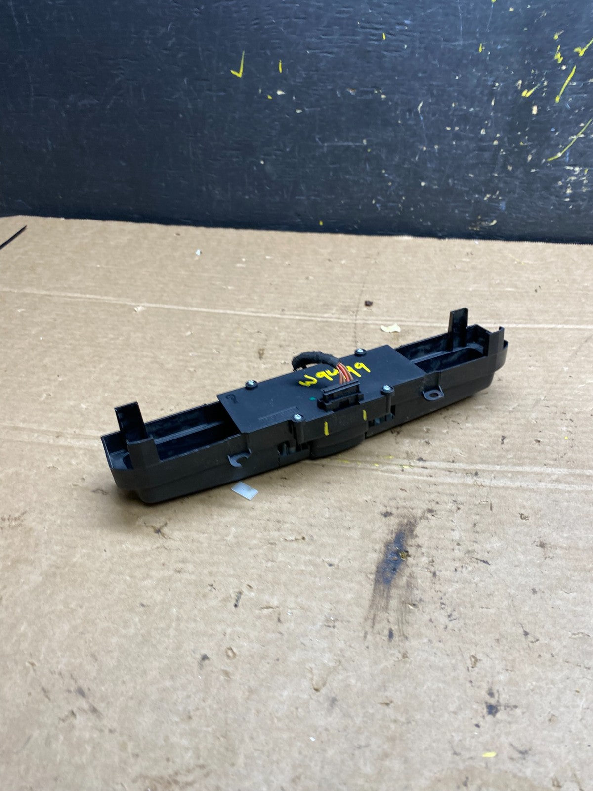 2006-2011 Mercedes Dodge Sprinter Center Hazard Door Lock Unlock Switch W9449 DG4