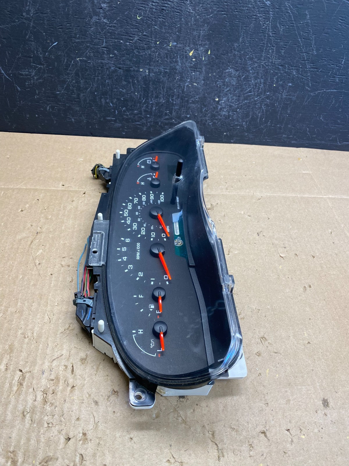 2006 Ford E350 Gauge Speedometer Cluster AC6668 DG1