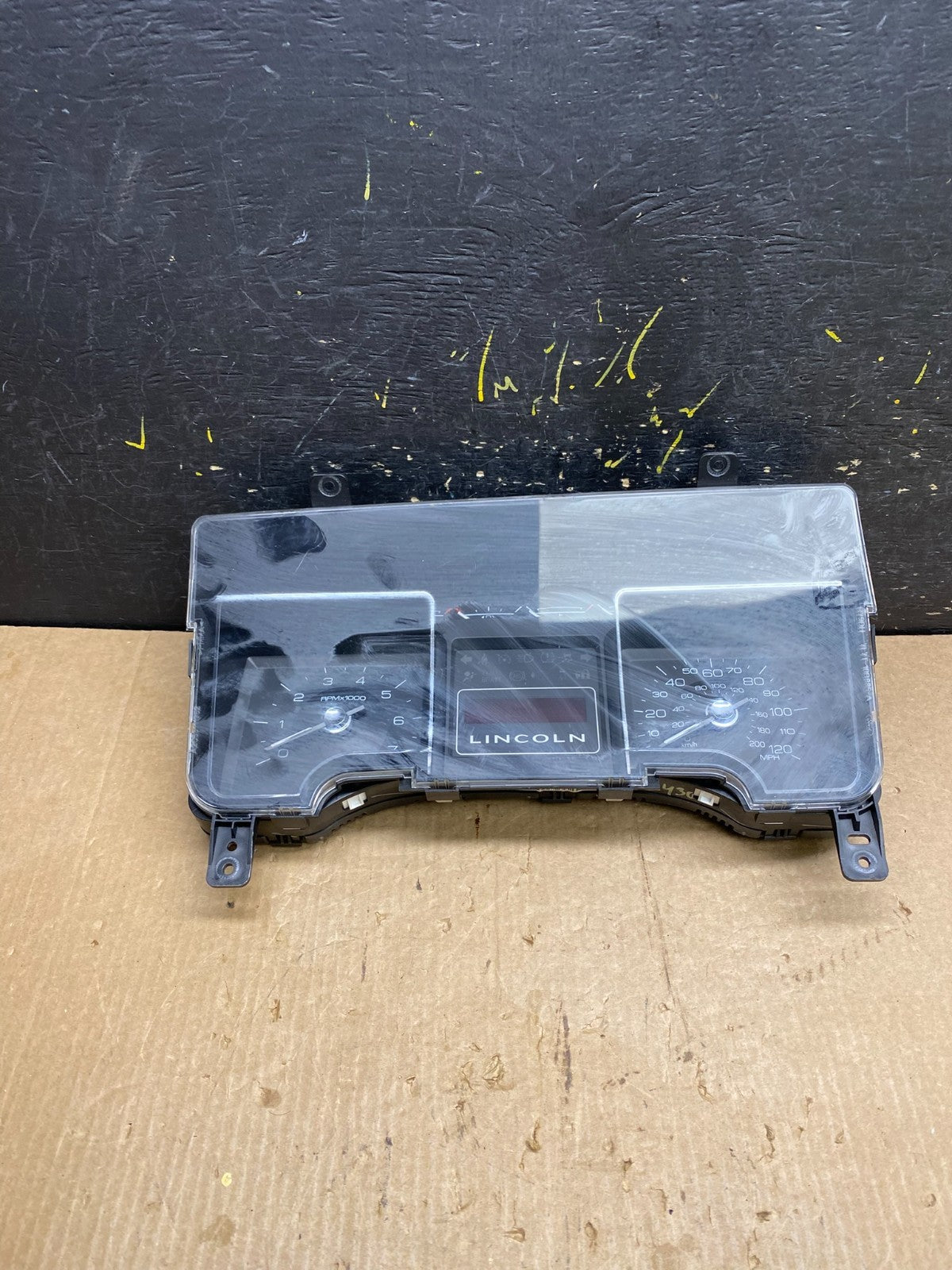 2014  Lincoln Navigator Speedometer Cluster Gauge z4307  DG0