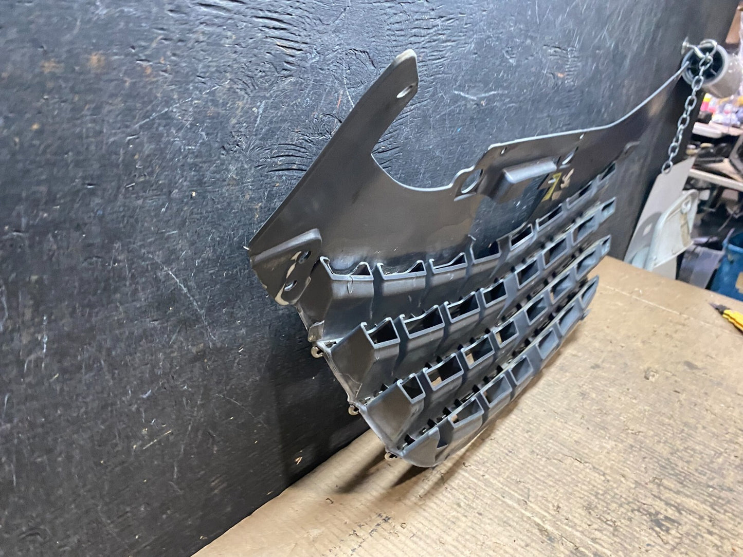 2007 to 2010 Chrysler Sebring Front Upper Grille Grill N2086 DG Aftermarket11