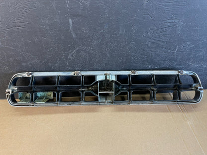 2000 to 2002 Subaru Legacy Outback Grill Grille AC9938 DG3