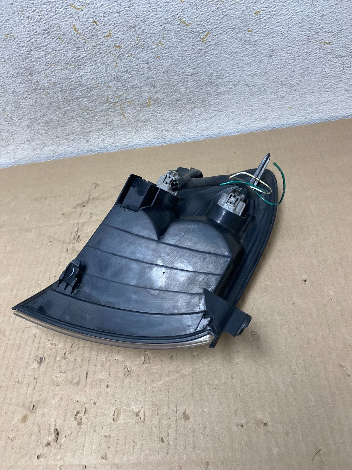 2001 - 2004 Toyota Sequoia Left Driver LH Side Parking Turn Signal AI2215 DW6