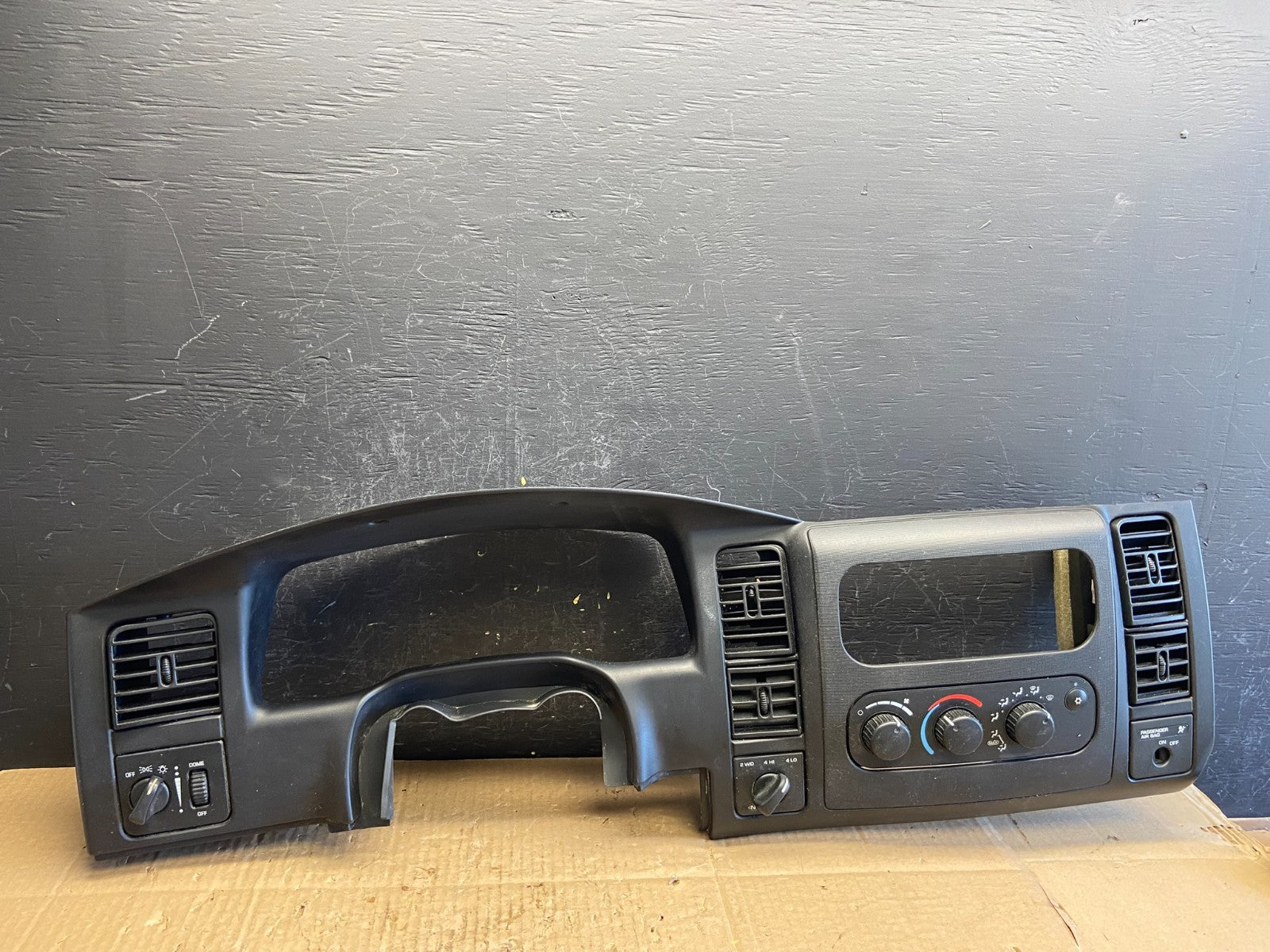 2001 2004 Dodge Dakota Speedometer Climate Control Radio Panel Bezel AD2017 DG0
