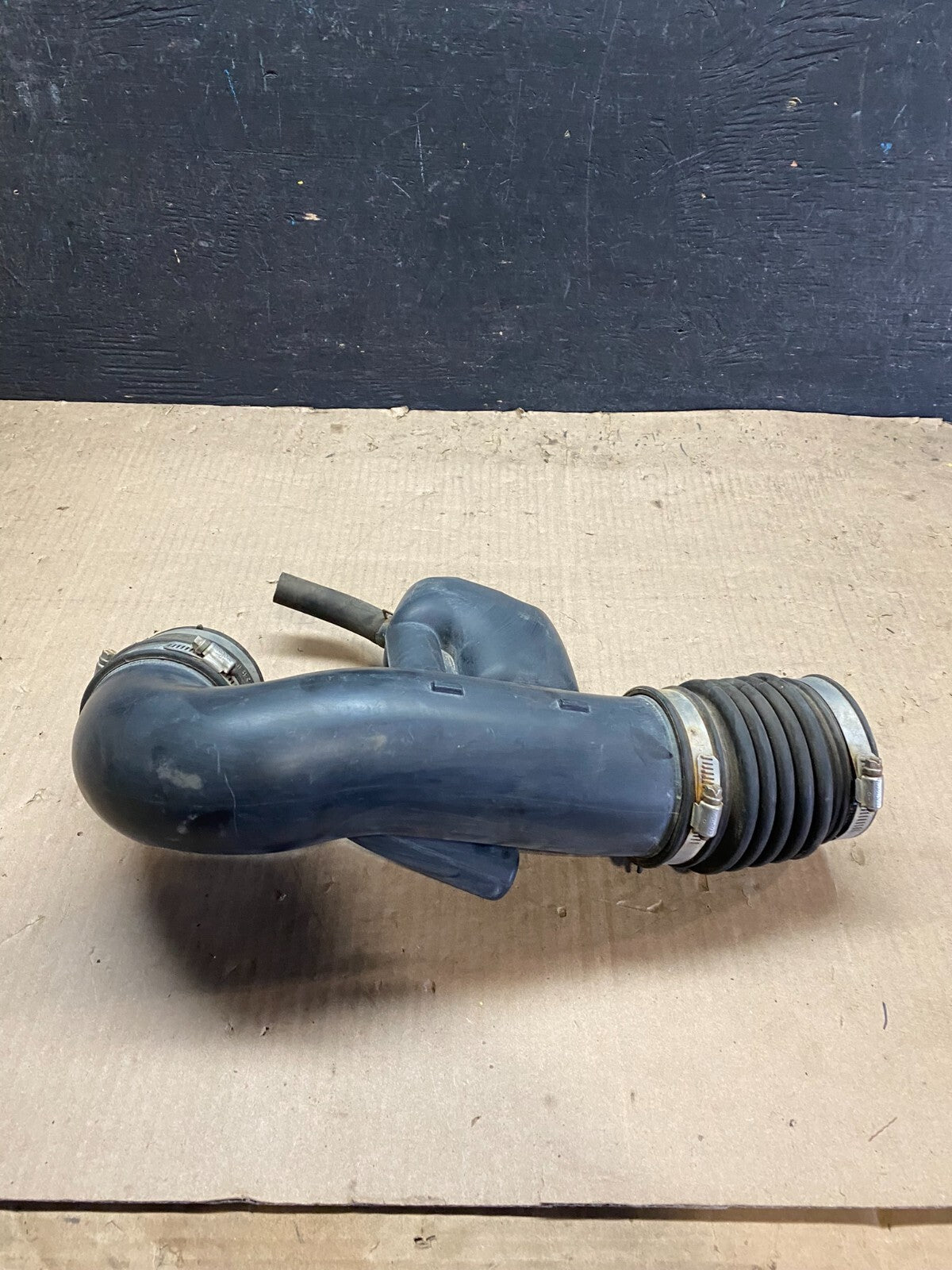 2009 to 2011 Kia Borrego Air Intake Pipe J0595 PS1