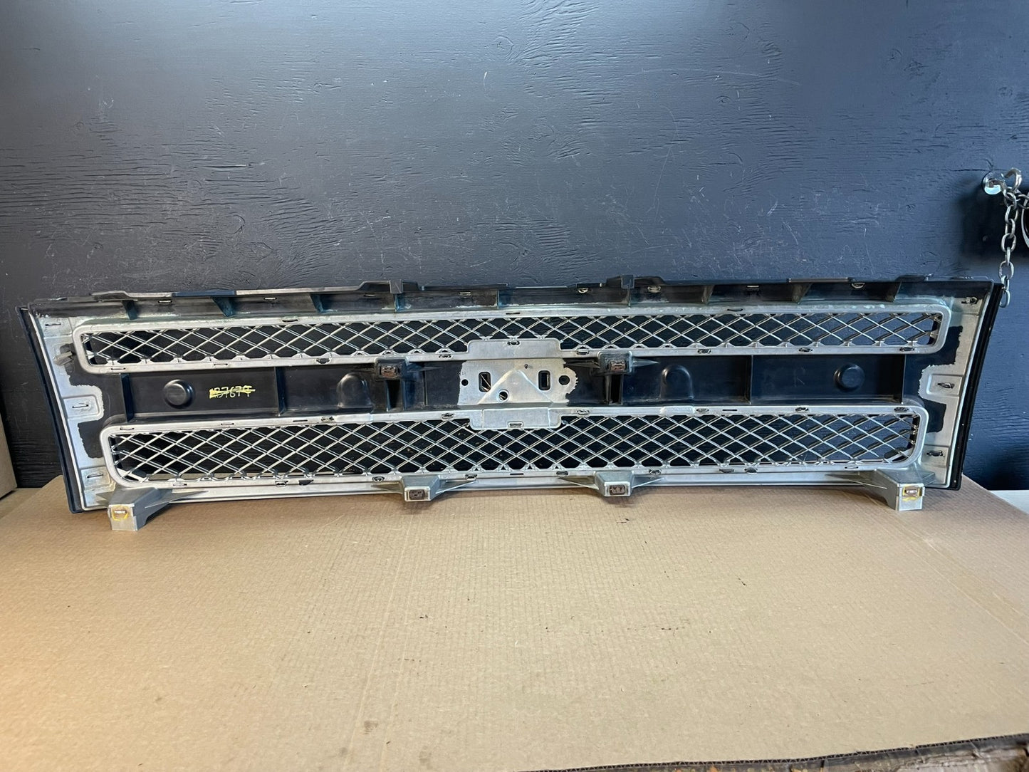 2007 to 2013 Chevrolet Silverado 1500 Front Chrome Grille Grill AF3638 DW6