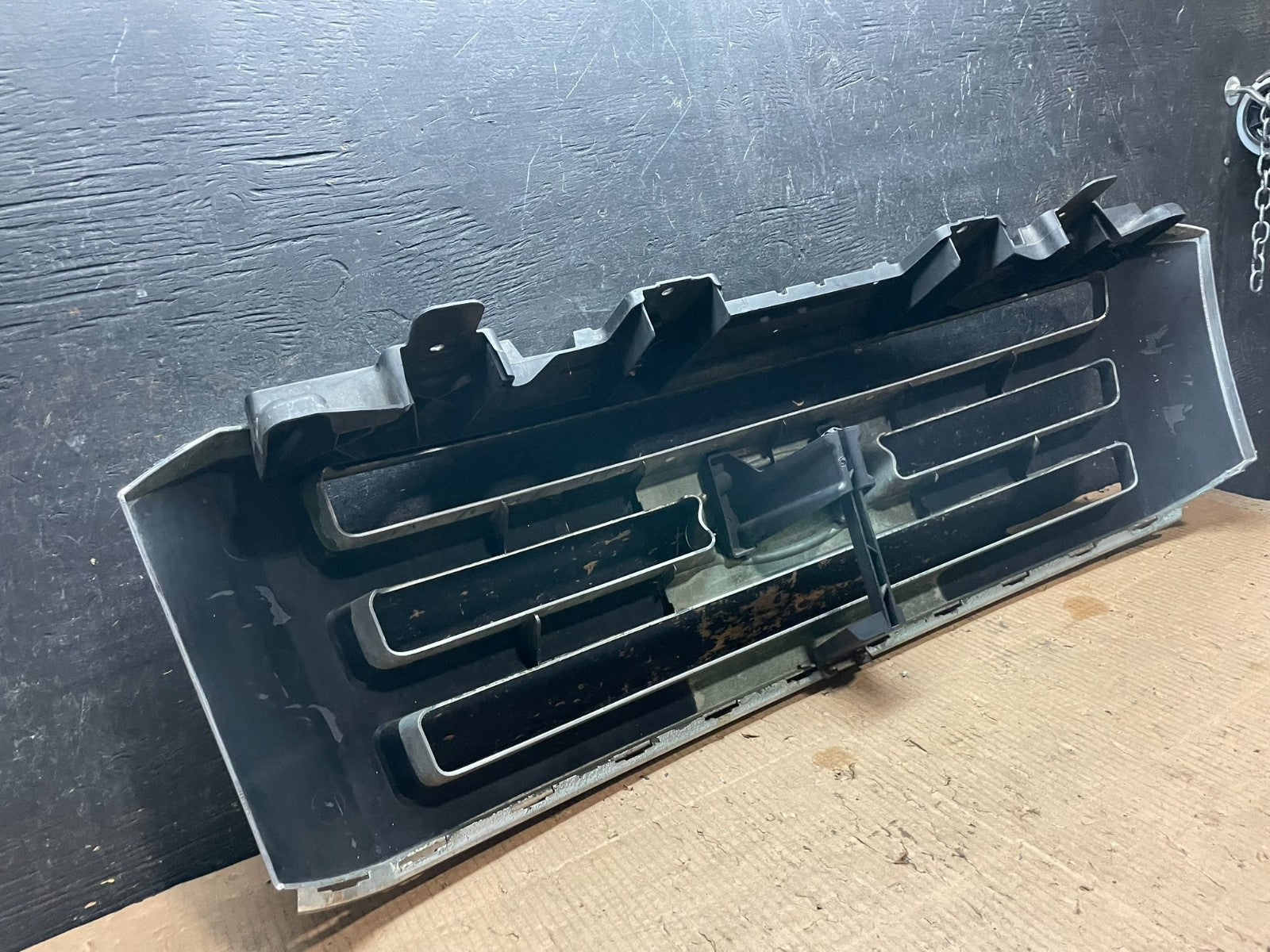 2007 to 2014 Ford Expedition Front Upper Chrome Grill Grille Oem y6527 DG7