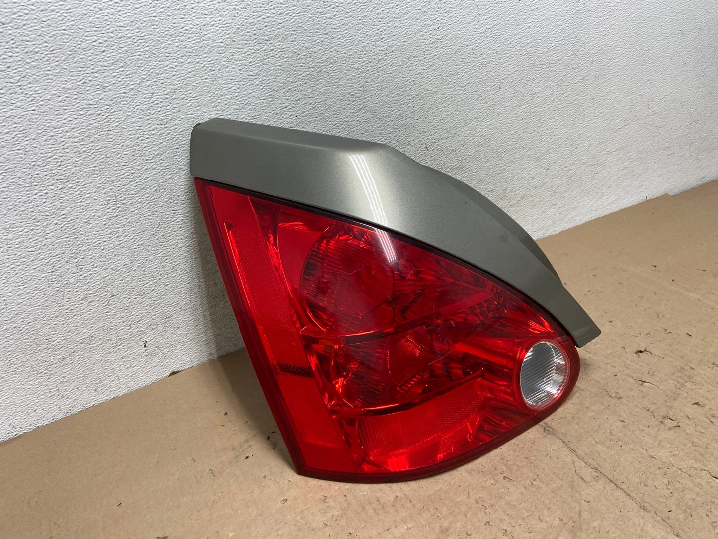 2004 2005 2006 2007 2008 Nissan Maxima Left Driver Lh Tail Light AG5571 LK2