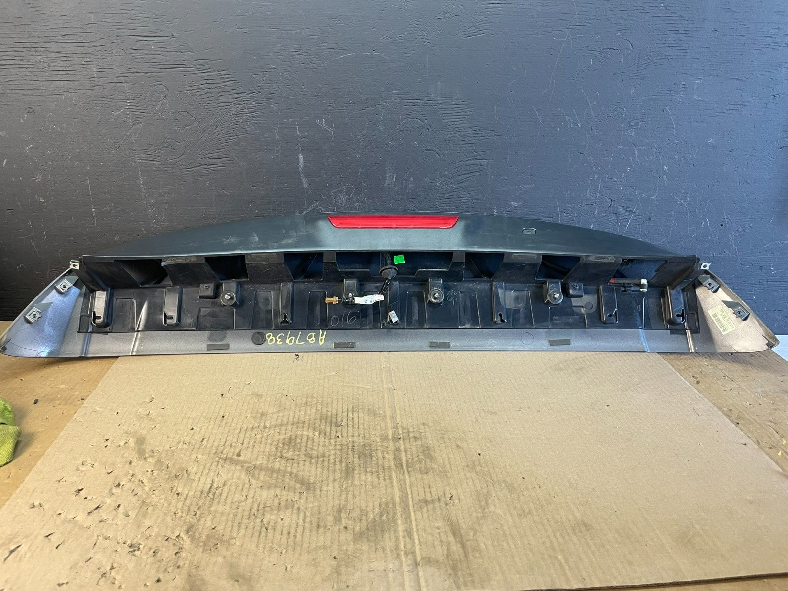 2013-2020 Nissan Pathfinder Rear Spoiler Wing Oem ab7938 DG4