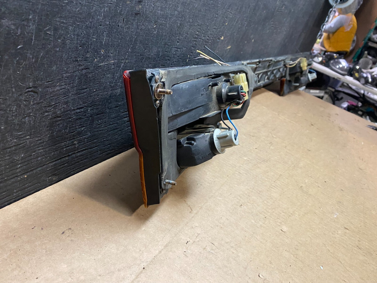 1995 to 1996 Subaru Legacy Wagon Trunk Mounted Center Tail Light Panel J3854 DG8