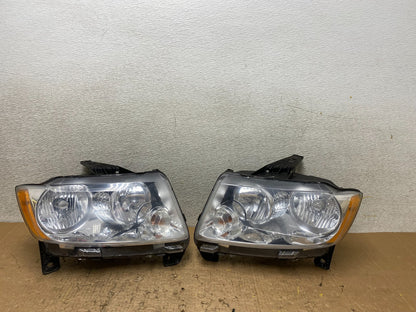 2011-2013 Jeep Grand Cherokee Left+Right Halogen Headlights V8597 DW0