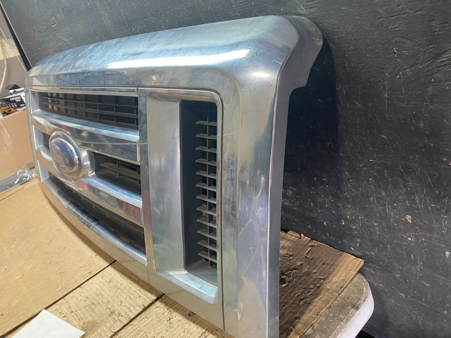 2008-2014 Ford Econoline E150 E250 Front Upper Chrome Grill Grille Oem W5813 DG1