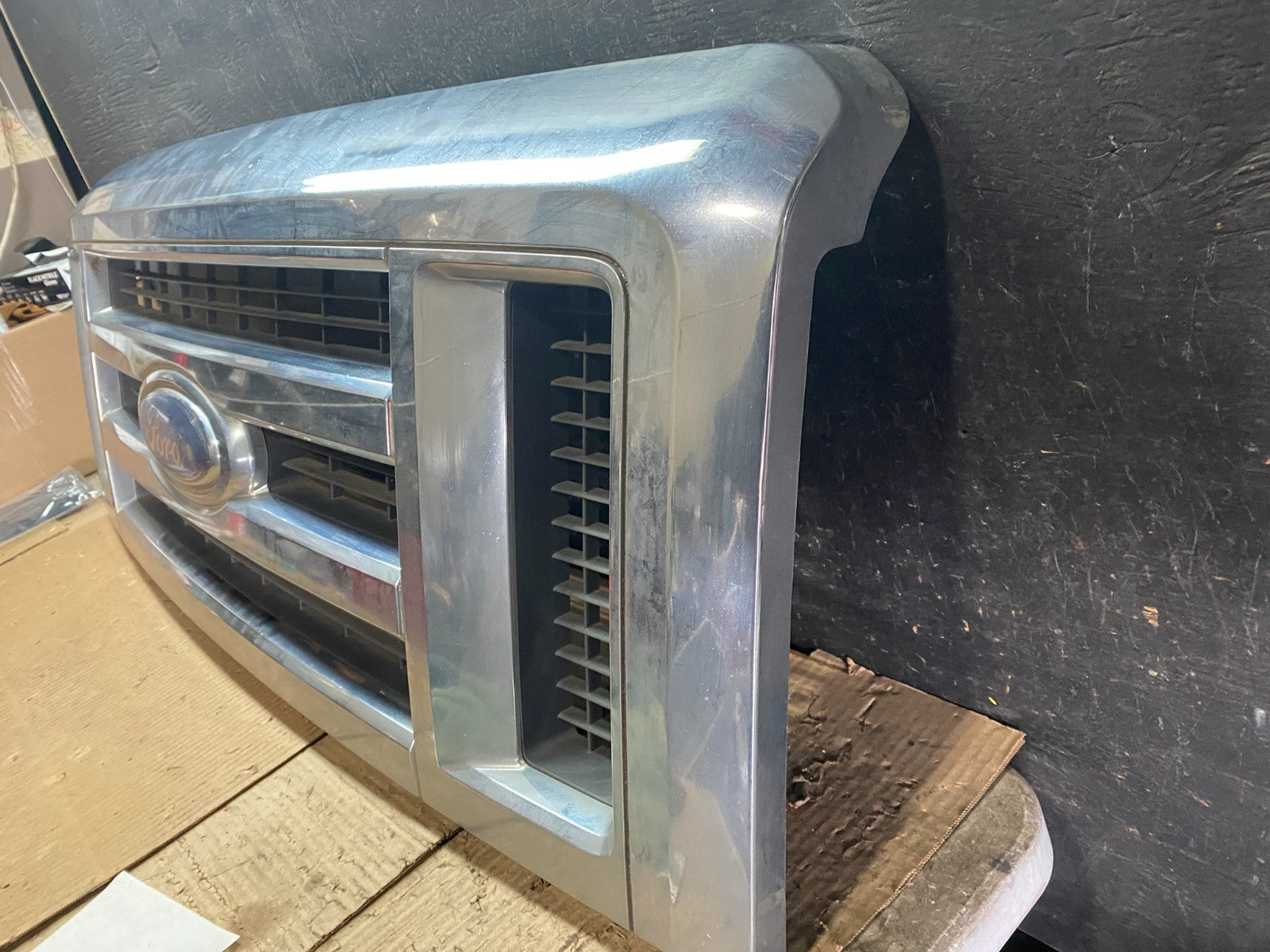 2008-2014 Ford Econoline E150 E250 Front Upper Chrome Grill Grille Oem W5813 DG1
