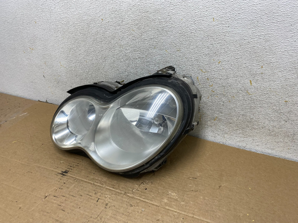 2005 to 2007 Mercedes-Benz C-Class Left Driver LH Side Headlight AH8167 DW2