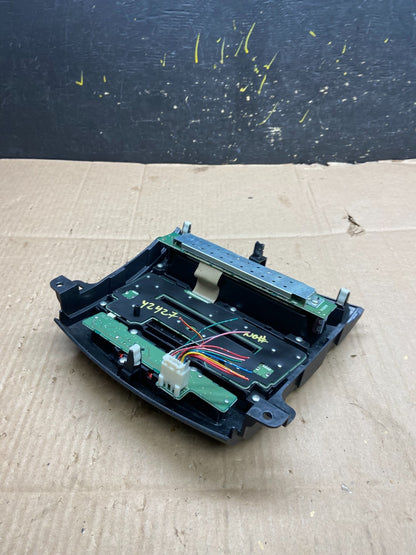 2011 - 2013 Mitsubishi Outlander Dash Radio AM/FM CD Player Y2427 DG3