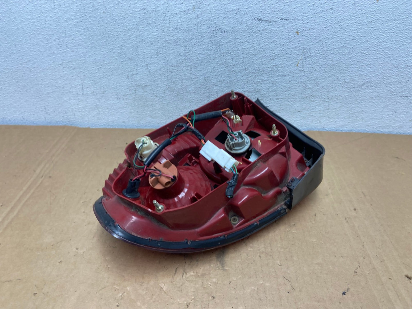 2002 to 2005 Hyundai Sonata Left Driver Lh Side Tail Light AD2792 LK7