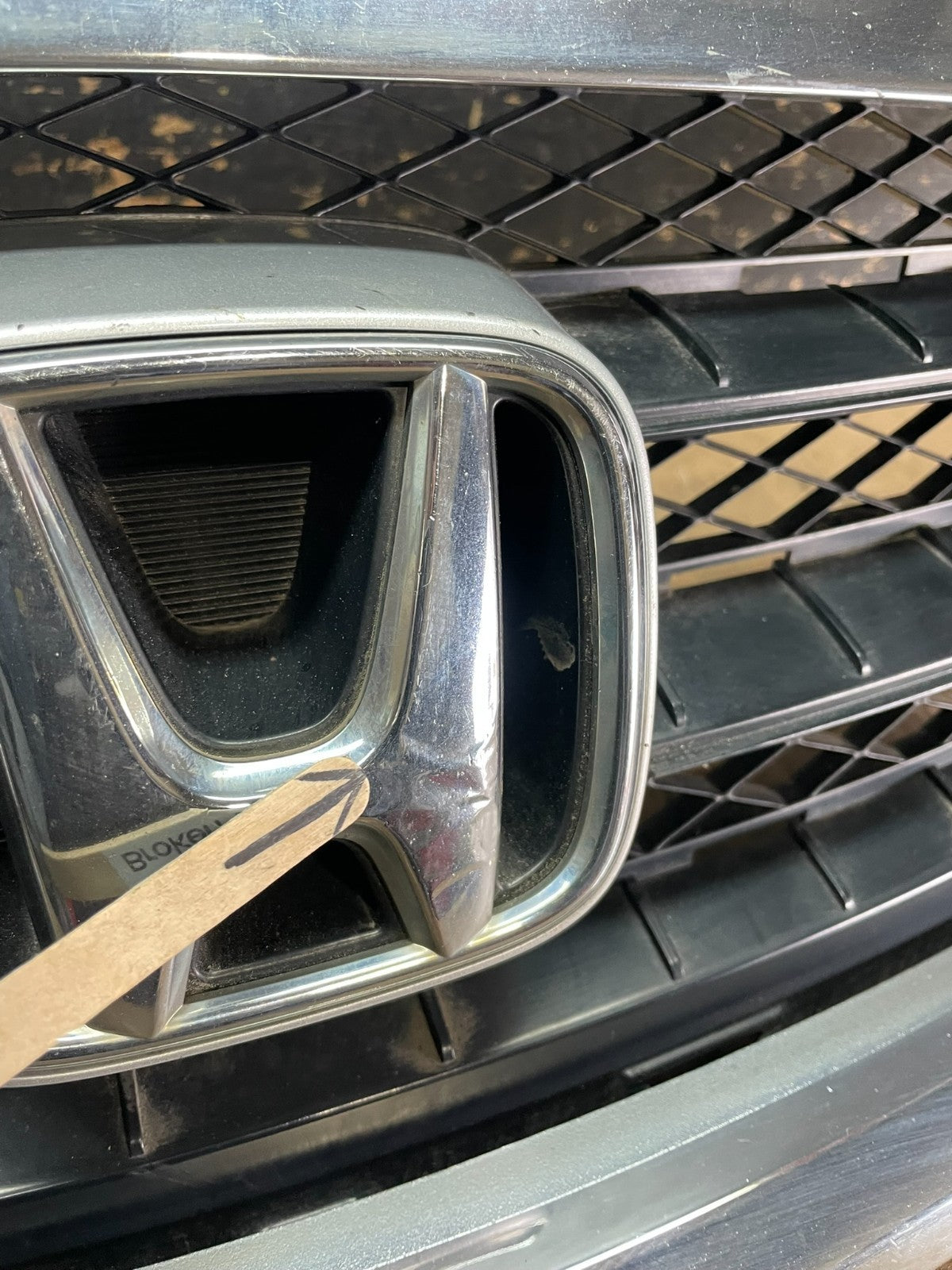 2008 2009 2010 Honda Odyssey Front Upper Grill Grille Z5940  DG8