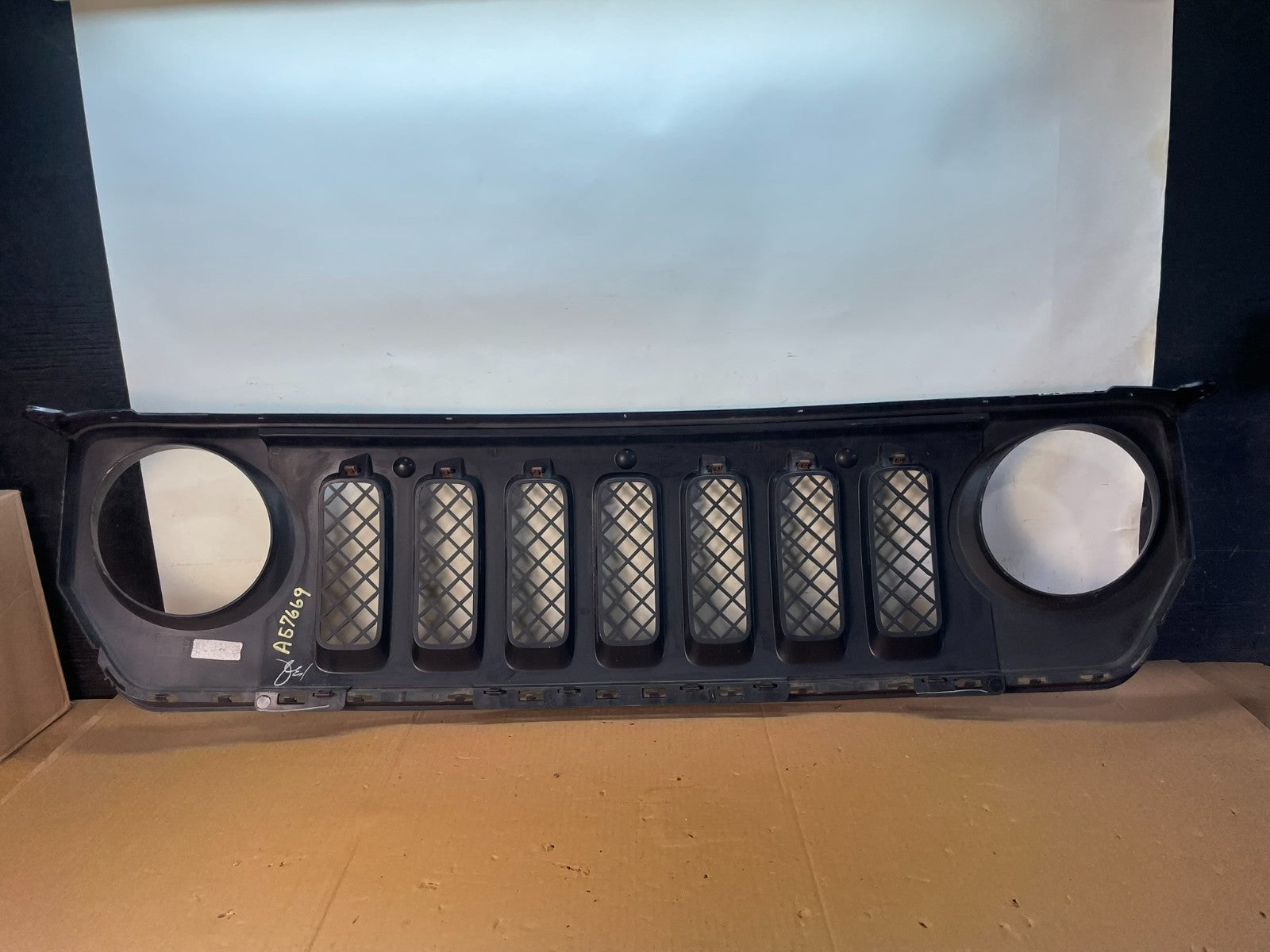 2011 to 2017 Jeep Patriot Front Bumper Upper Grille Grill AG7669 DG3
