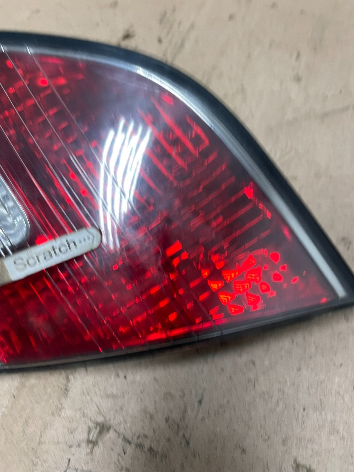 2002 2003 2004 Lexus Es300 Es330 Right Passenger Inner Tail Light Oem Q4927 DW5
