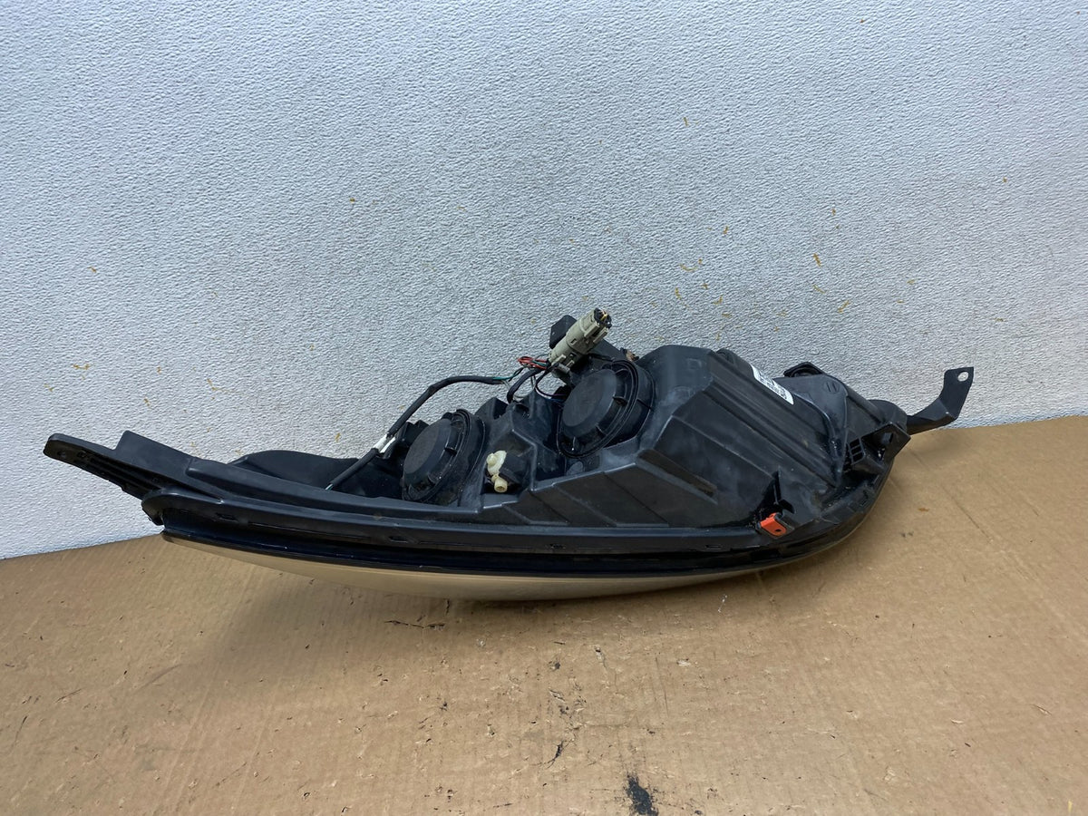 2013 - 2015 Chevrolet Malibu Right Passenger Halogen Headlight AI9034 DW6