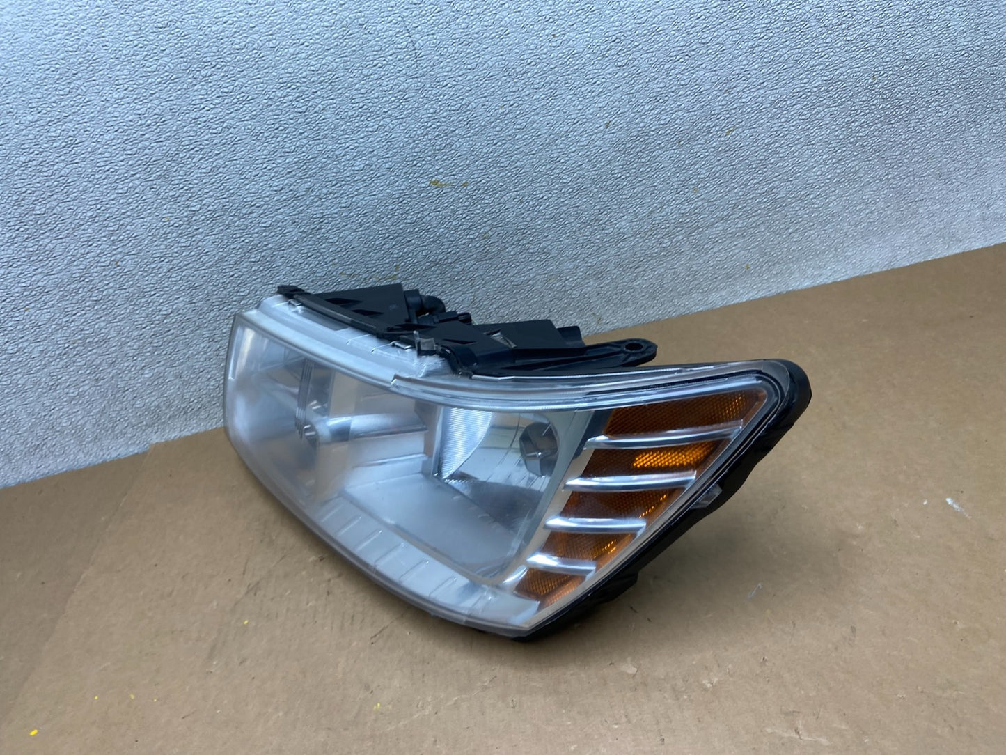 2009 to 2017 Dodge Journey Headlight Left Driver Lh Side Halogen Z6682 DW1