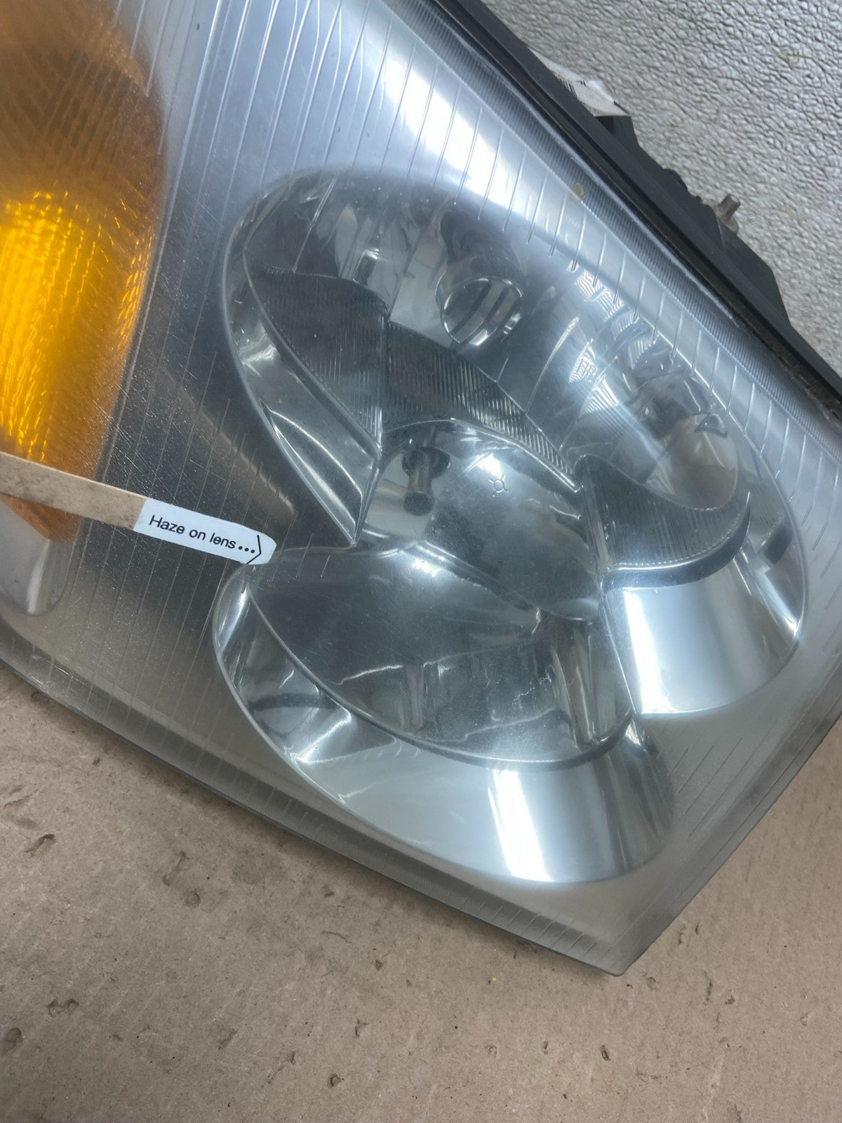 2002 to 2009 Gmc Envoy Right Passenger RH Side Headlight Halogen AA0567 DW5