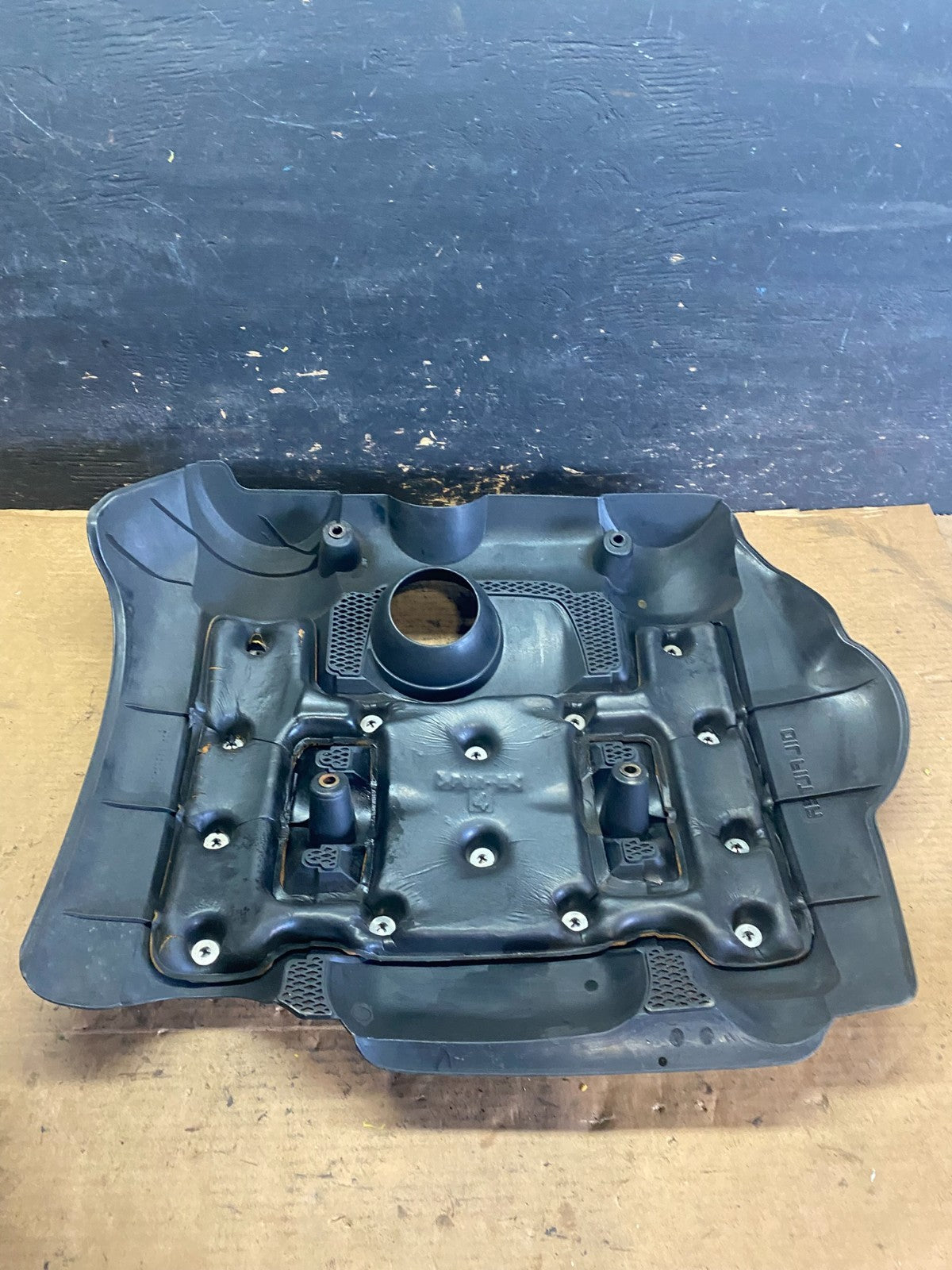 2006 to 2008 Kia Sedona V6 3.8L Engine Motor Cover  Oem S1176 DG4