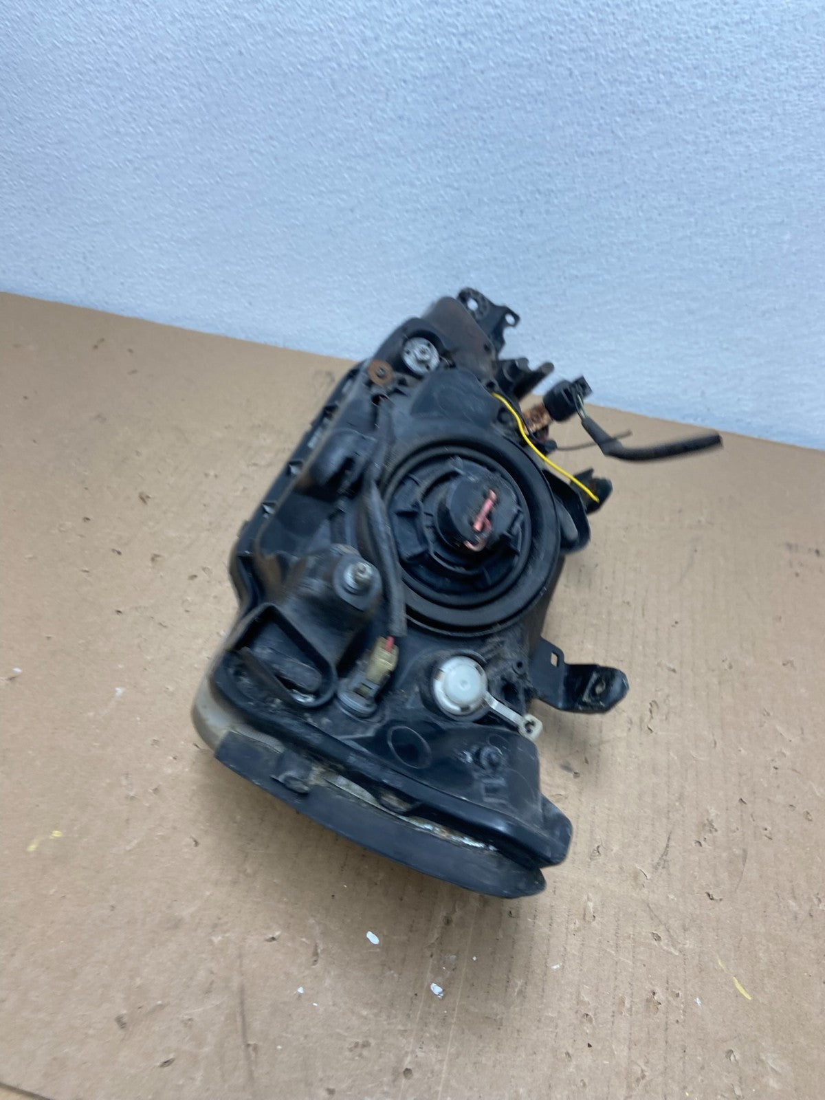 2002 - 2003 Mitsubishi Lancer Right Passenger Side Headlight Halogen AB6577 DW6
