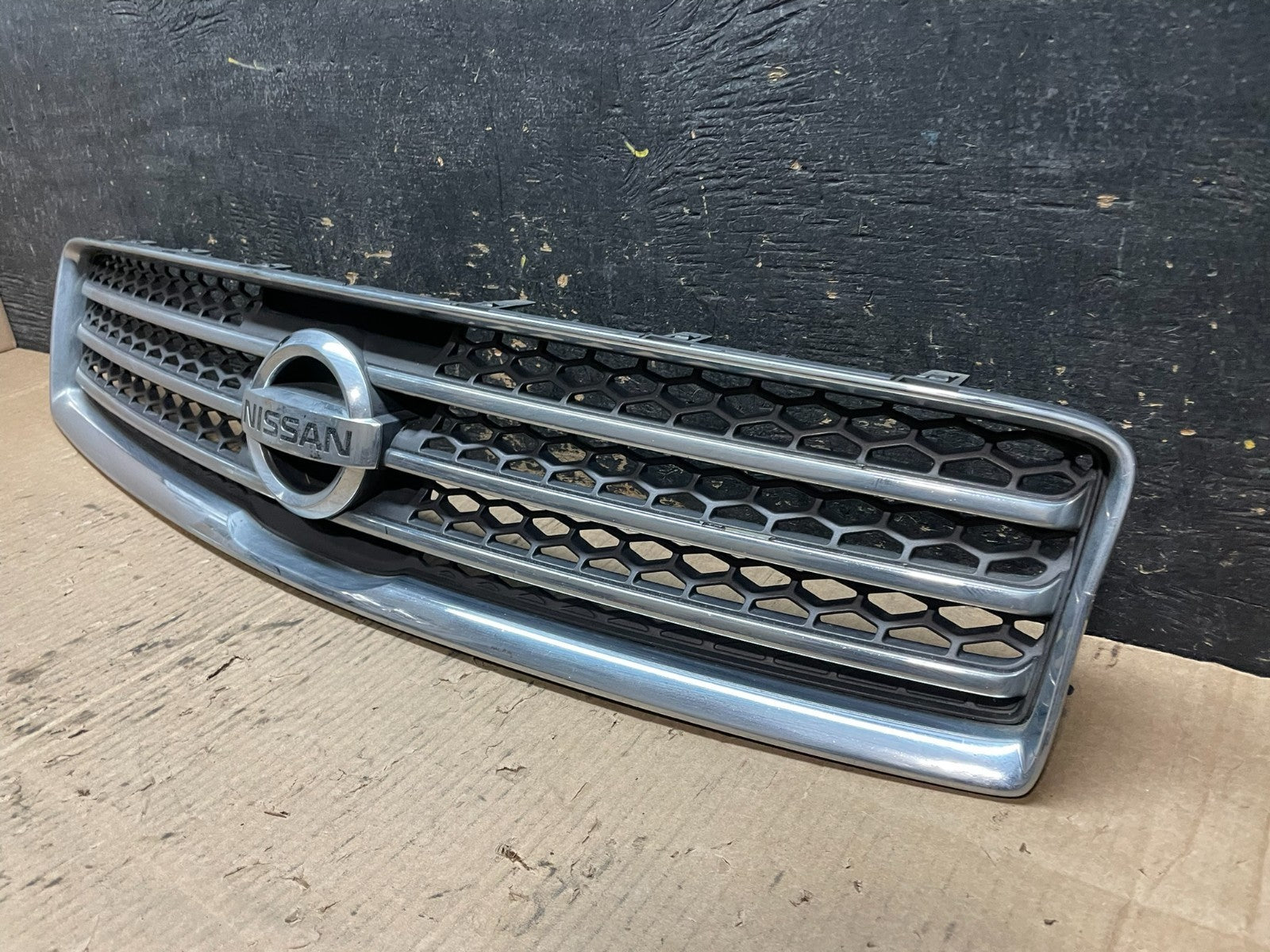 2009 to 2011 Nissan Maxima Front Upper Grill Grille 62070-9N00A Y1209 DG2