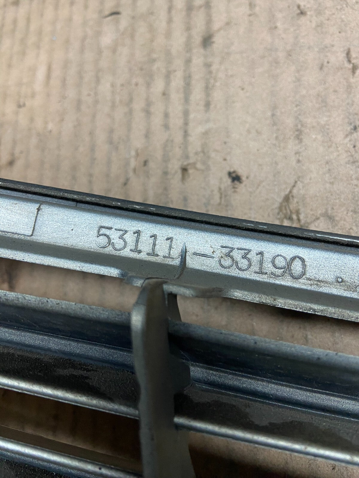 2004 Lexus ES330 Front Upper Grill Grille E4721 OEM DG110